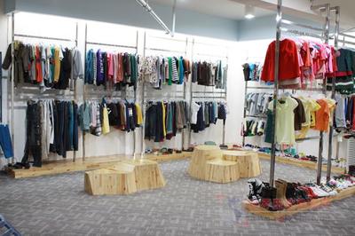 青島依托跨國采購?fù)苿蛹徔椃b產(chǎn)業(yè)升級