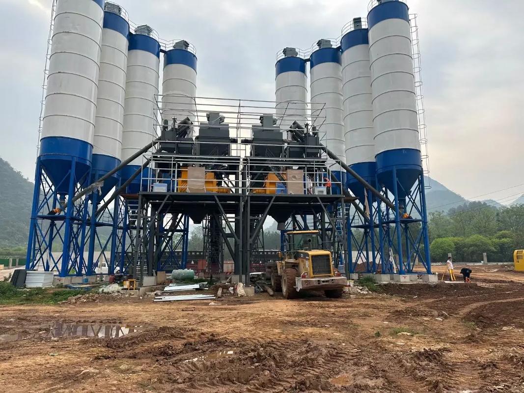 雙HZS180混凝土攪拌站高效落成，助力建筑機(jī)械裝備升級(jí)